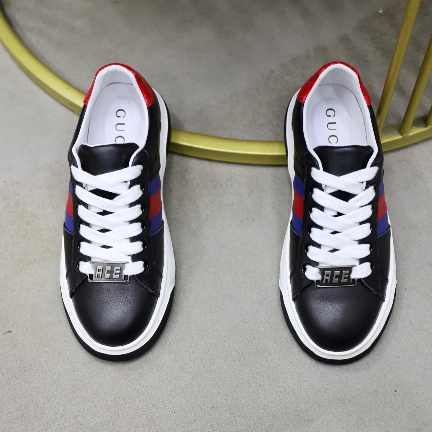 Ex-factory price: 500💰🙅‍♂️🙅‍♂️🙅‍♂️ Brand: Gucci GuCCI Standard code: 38-44 (45 customized) Grade: Same as the official website Material: Original leather splicing Comfortable and breathable pigskin lining Lightweight and wear-resistant sports outsole Style category: Men's fashionable casual shoes Running sneakers Distinguished luxury brand elements Top luxury Color: actual picture color